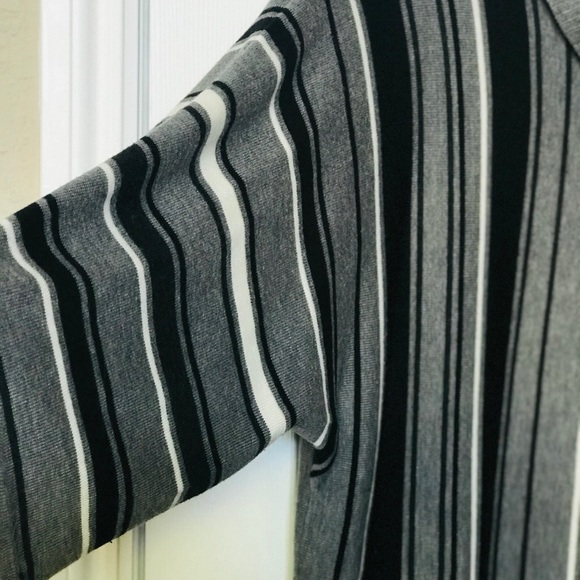 NY&Co XL Slouchy Turtleneck Dolman Sleeve Sweater - Picture 6 of 9